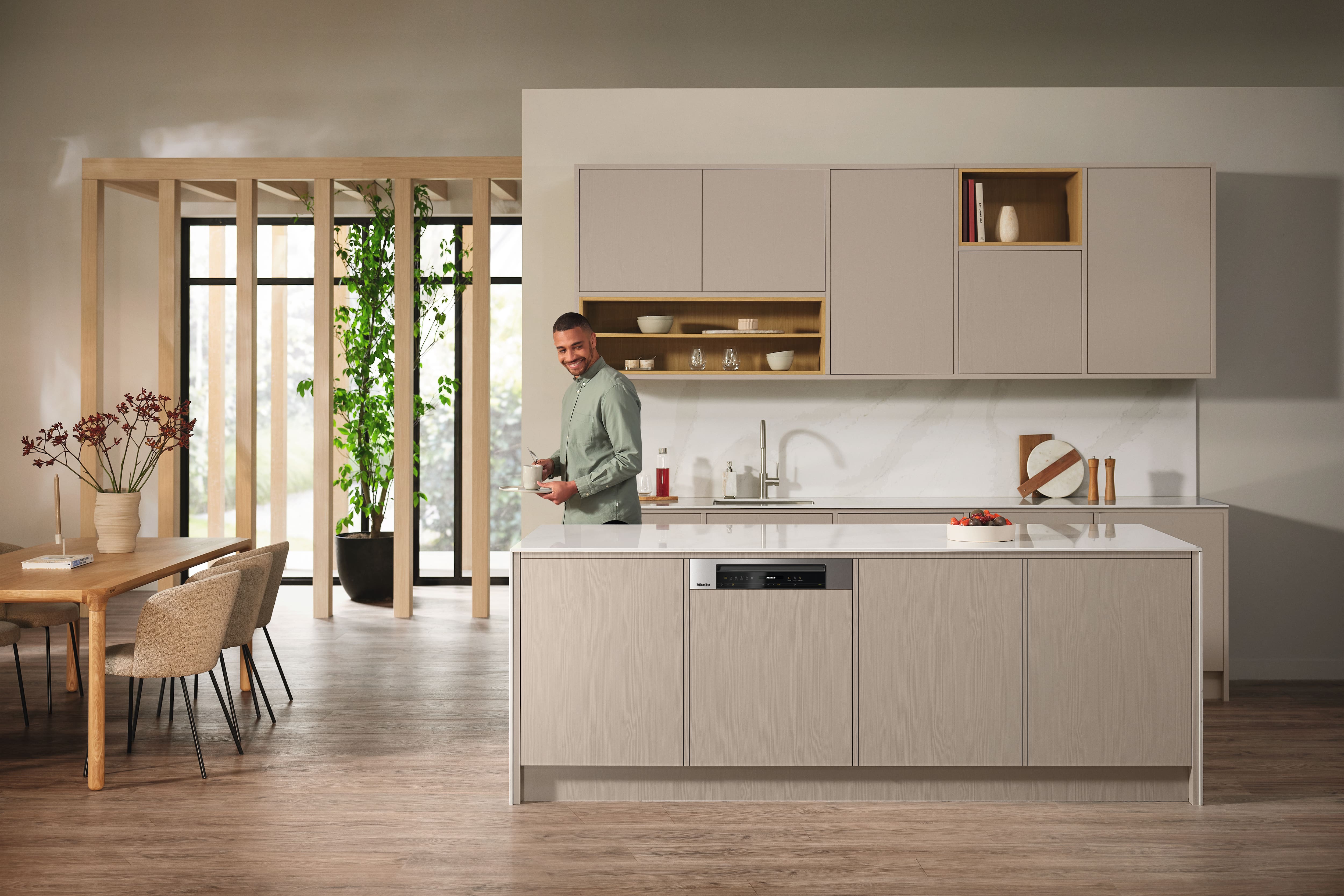 MIELE G7600SCICS Lave - vaisselle intégrable avec bandeau apparent