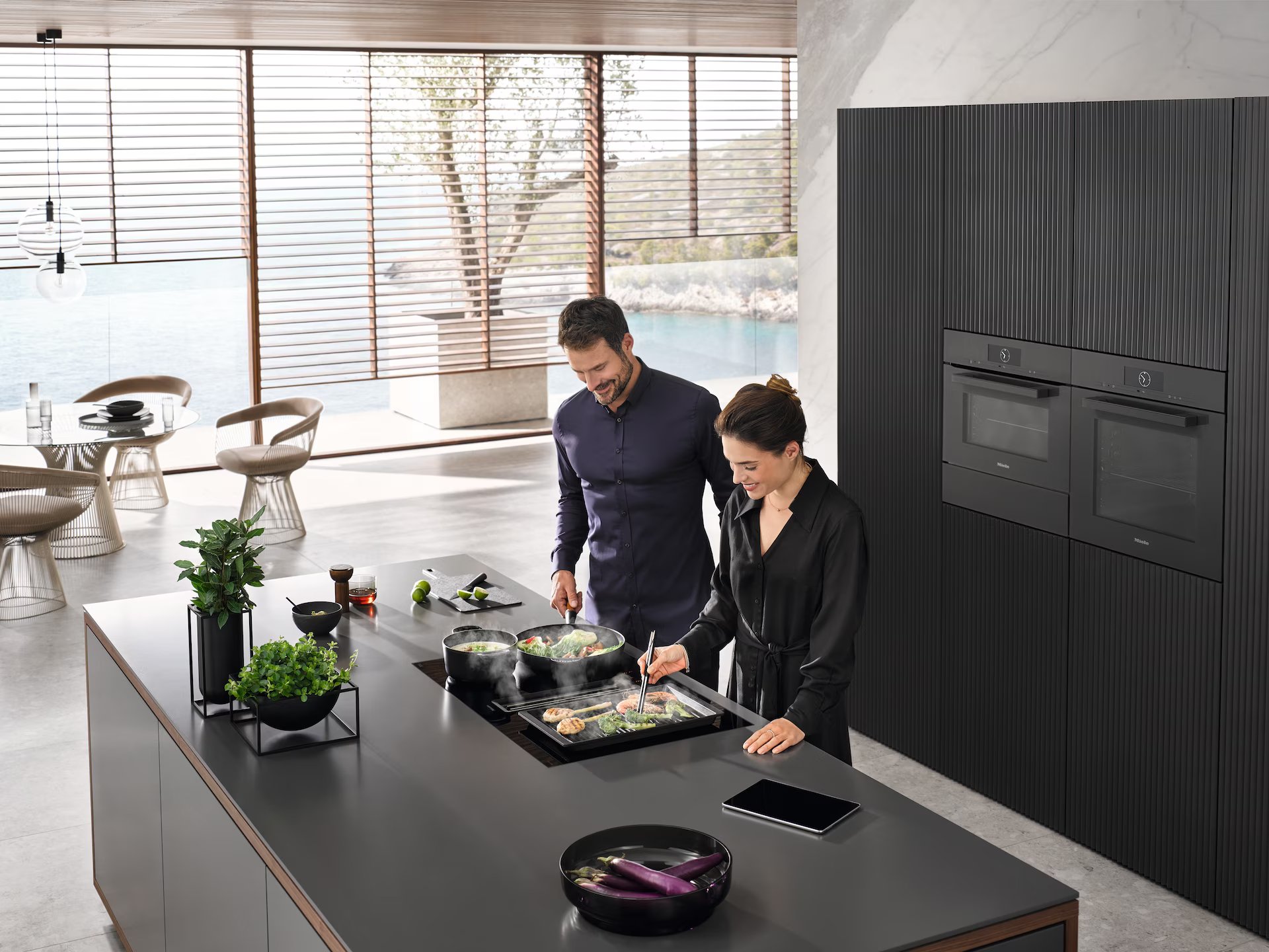 MIELE KMDA7473-1FLSILENCEBLACK table de cuisson avec hotte integrée - 80cm